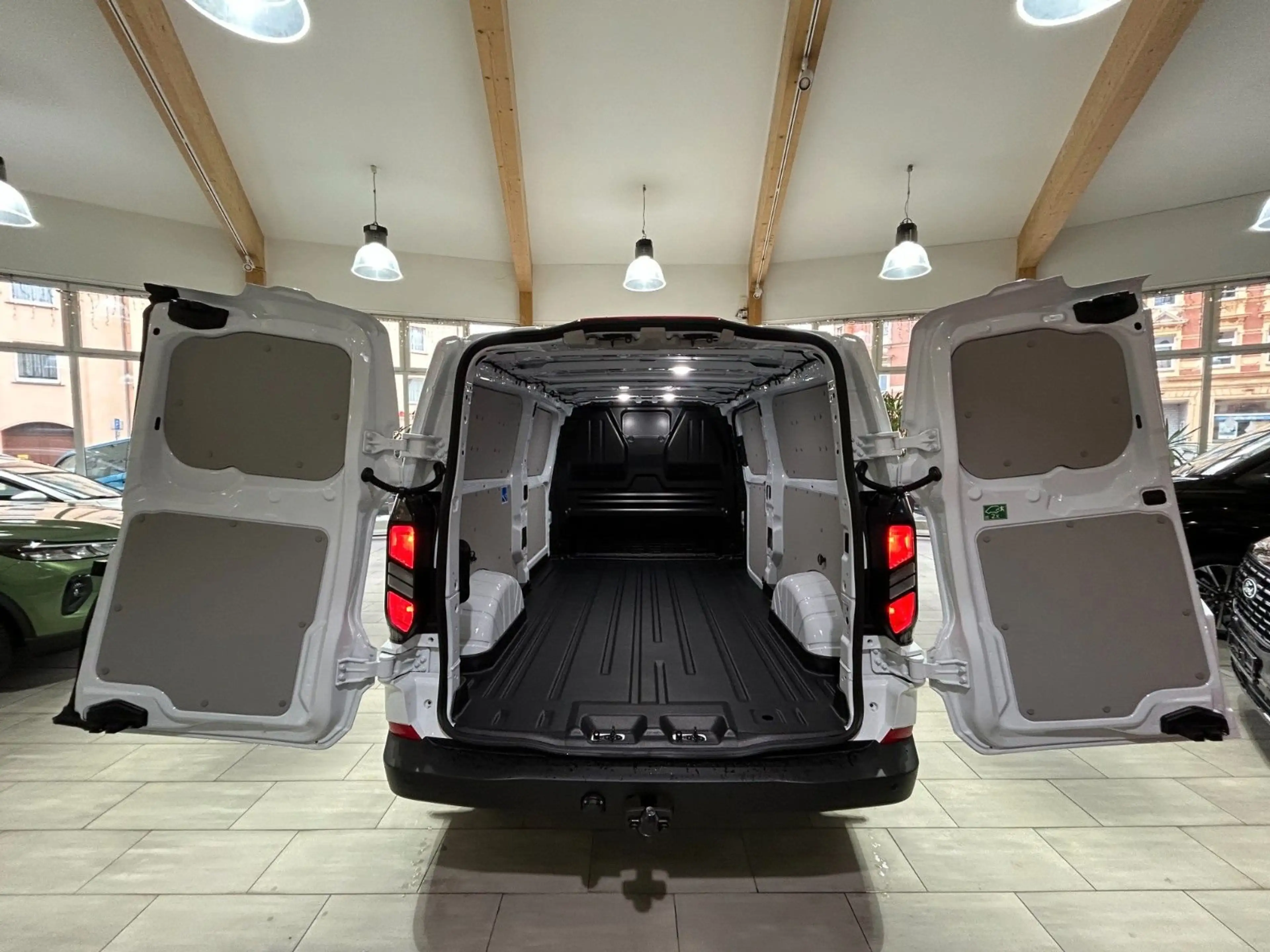 Ford Transit Custom Kasten 320 L2 Trend — photo 9