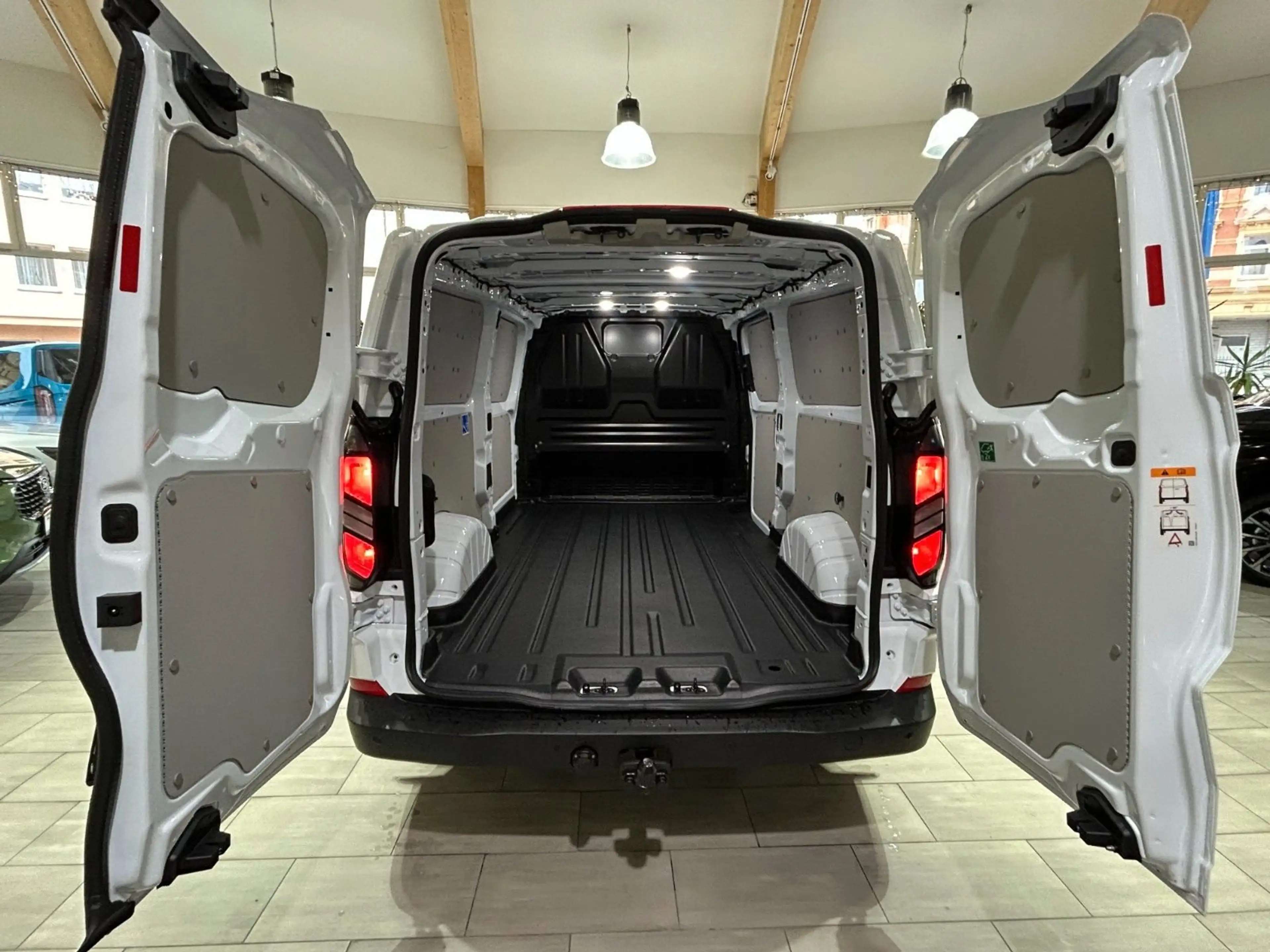 Ford Transit Custom Kasten 320 L2 Trend — photo 7