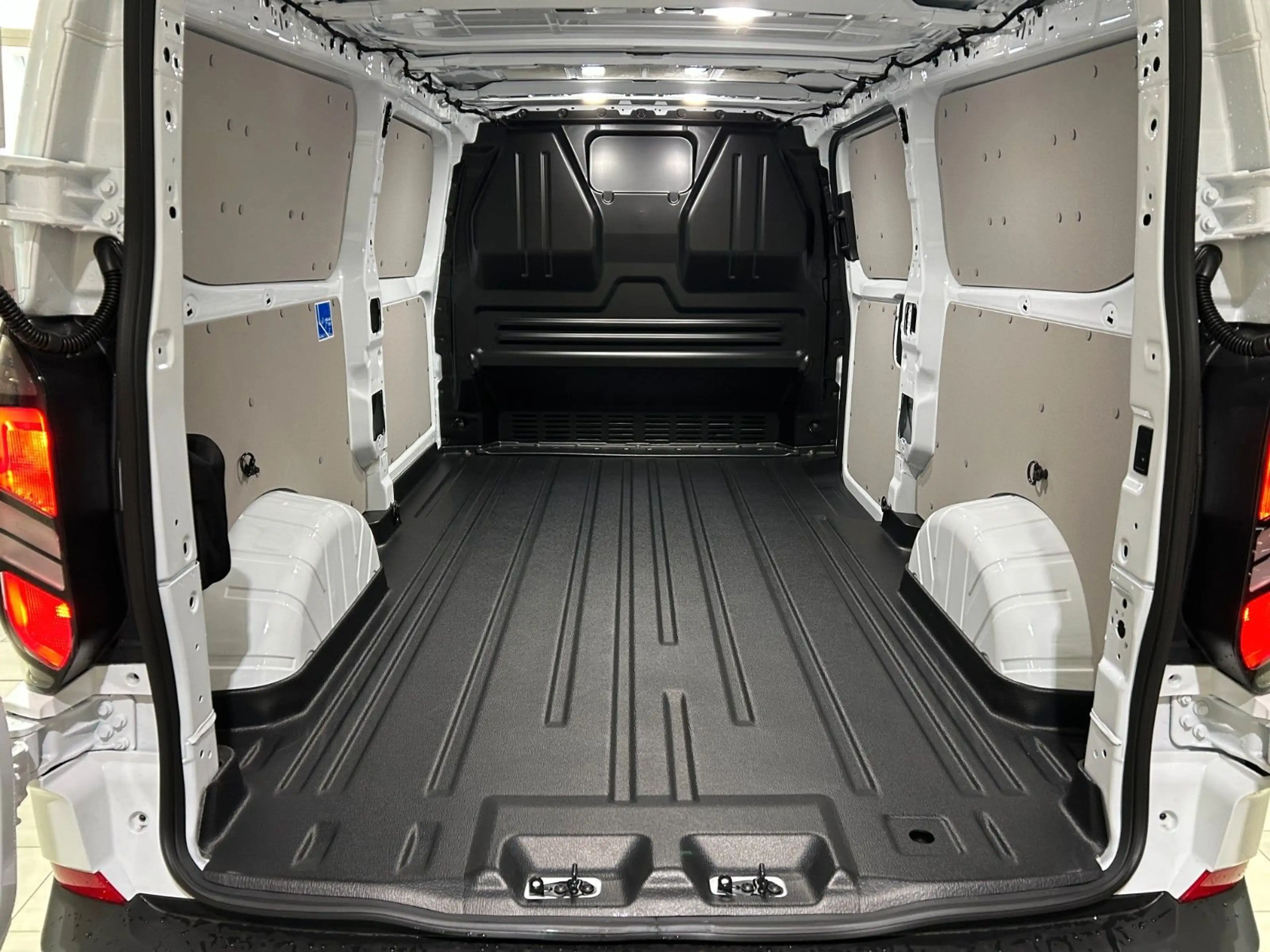 Ford Transit Custom Kasten 320 L2 Trend — photo 8