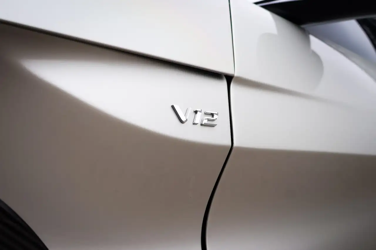 Aston Martin Vantage снимка Aston Martin Vantage