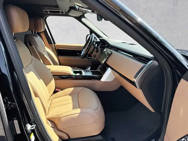 Land Rover Range Rover view 3