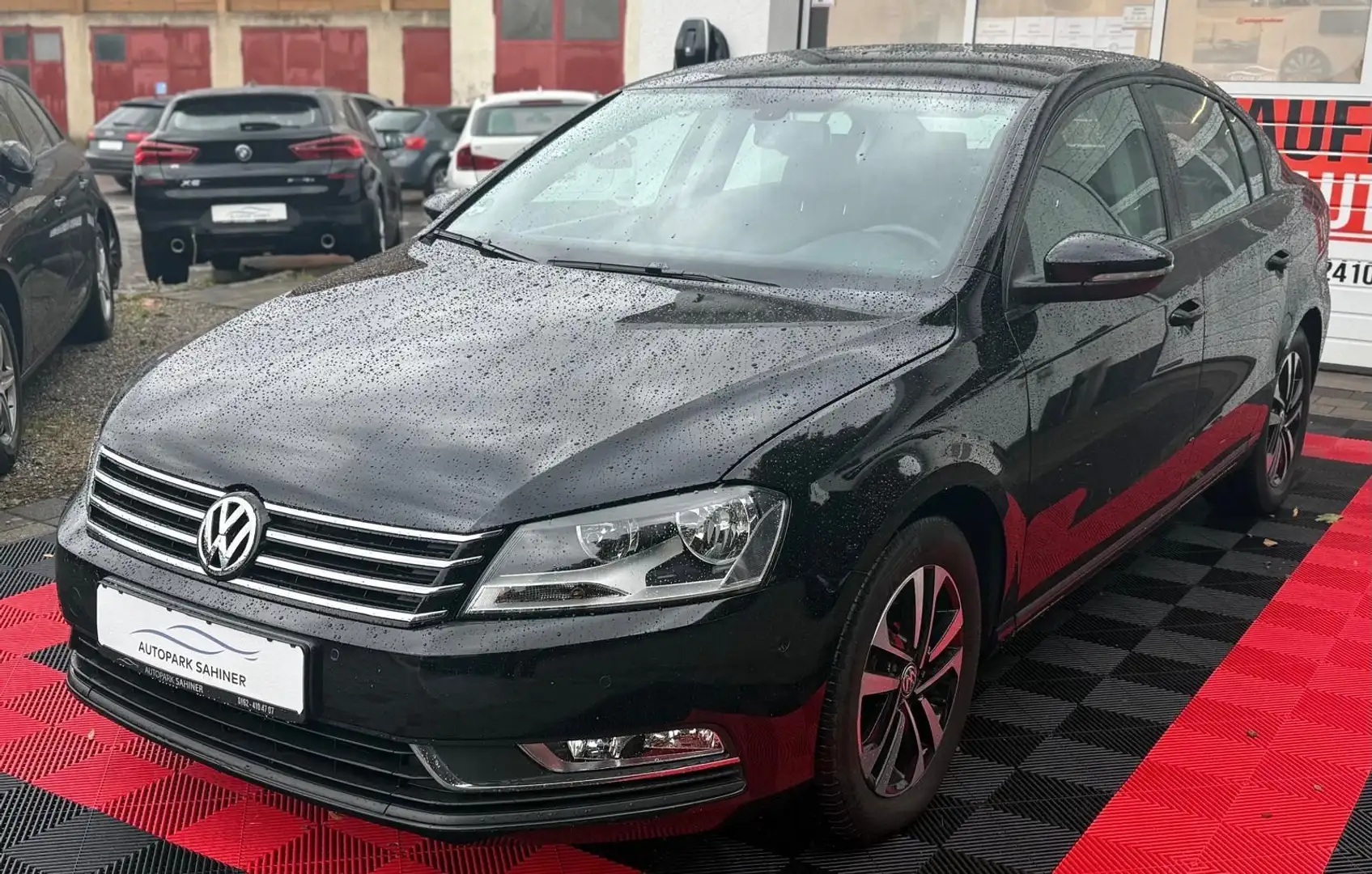 Volkswagen Passat Lim. Trendline BlueMotion Noir - 2