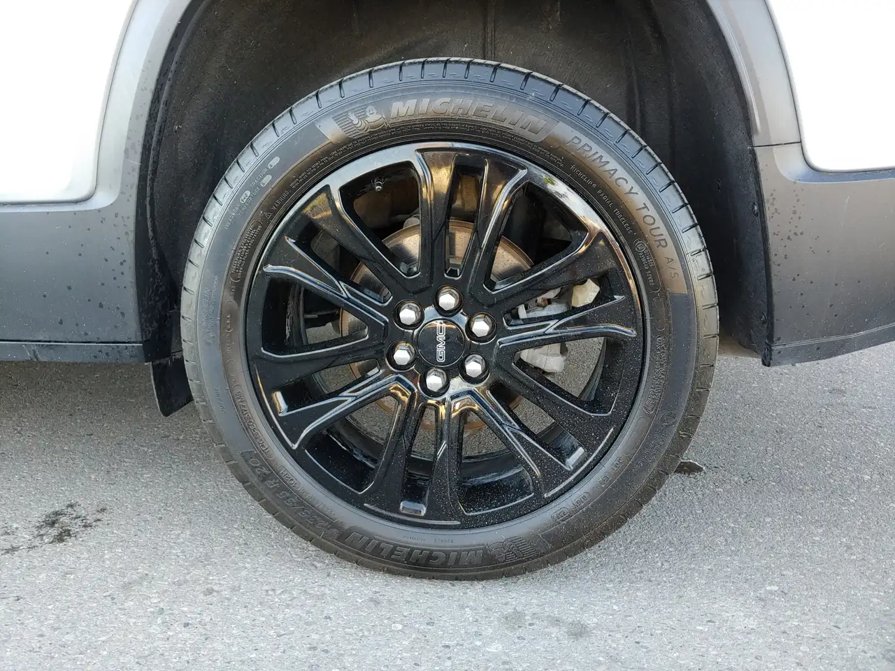 GMC Acadia photo GMC Acadia