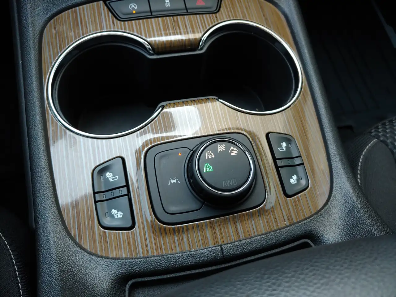 GMC Acadia photo GMC Acadia