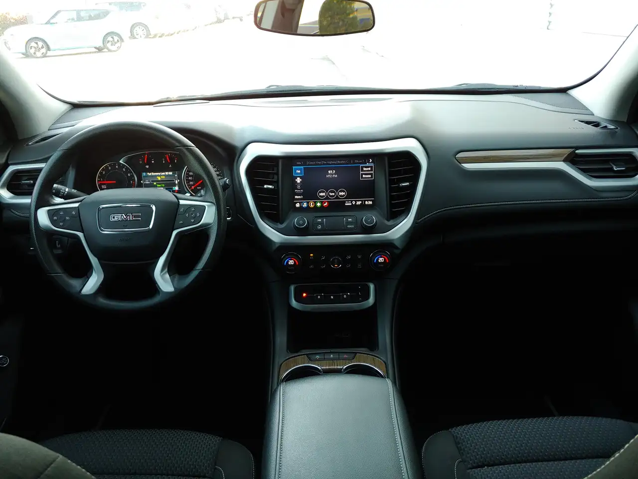 GMC Acadia photo GMC Acadia