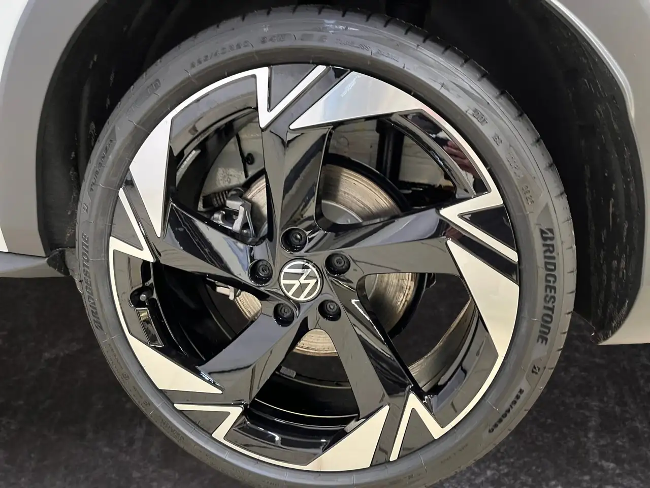 Volkswagen T-Roc R-Line 1.5l eTSI DSG 360° Umgebungskamera 15