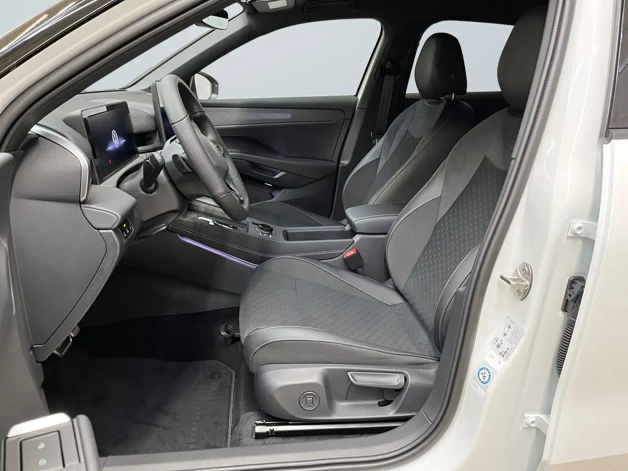 Volkswagen T-Roc R-Line 1.5l eTSI DSG 360° Umgebungskamera 7