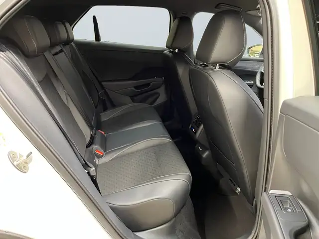 Volkswagen T-Roc view 11
