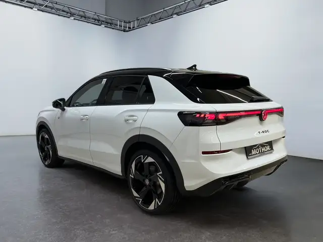 Volkswagen T-Roc view 4