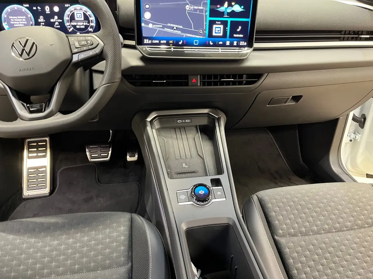 Volkswagen T-Roc R-Line 1.5l eTSI DSG 360° Umgebungskamera 9