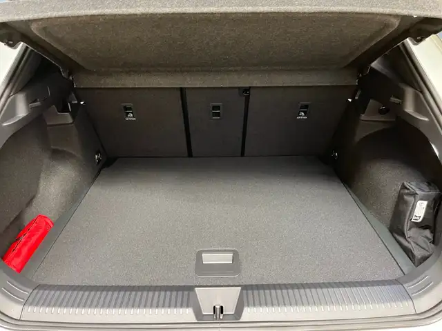 Volkswagen T-Roc view 14