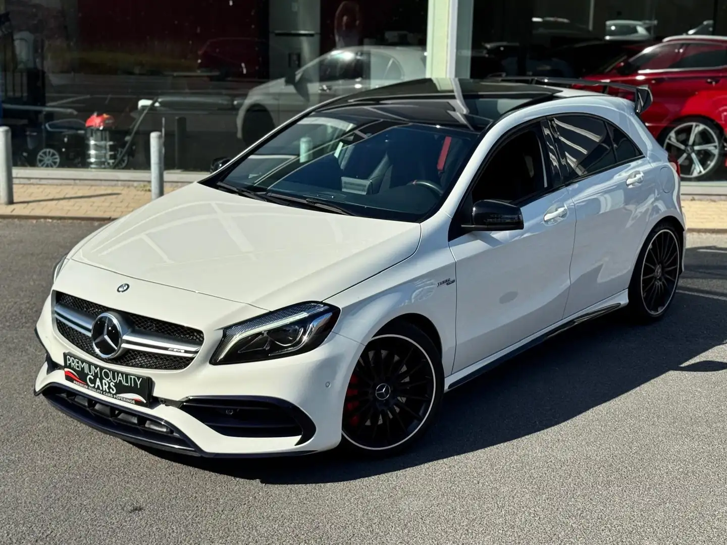 Mercedes-Benz A 45 AMG 4-Matic / FACELIFT / AERO PACK * 1ST OWNER * PANO Blanc - 1