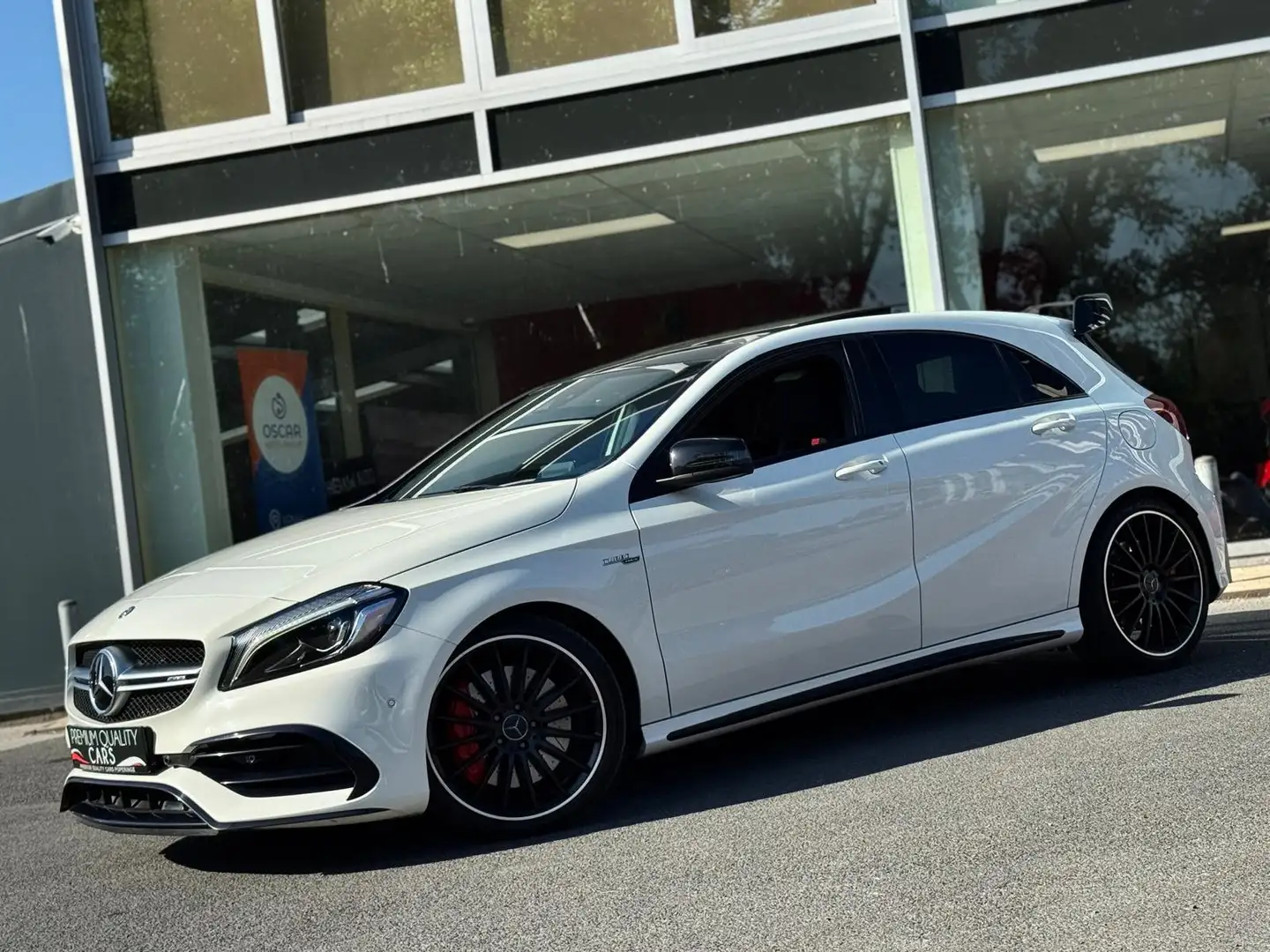 Mercedes-Benz A 45 AMG 4-Matic / FACELIFT / AERO PACK * 1ST OWNER * PANO Blanc - 2