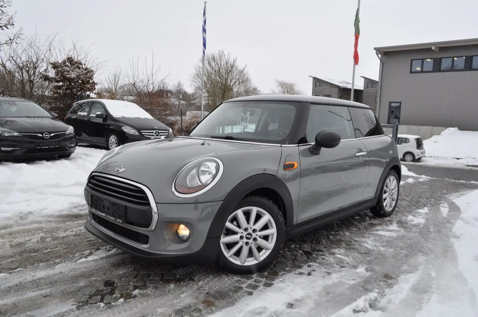 MINI One Mini 3-trg. 8x BEREIFT/NAVI/PDC/KLIMA Grau - 1