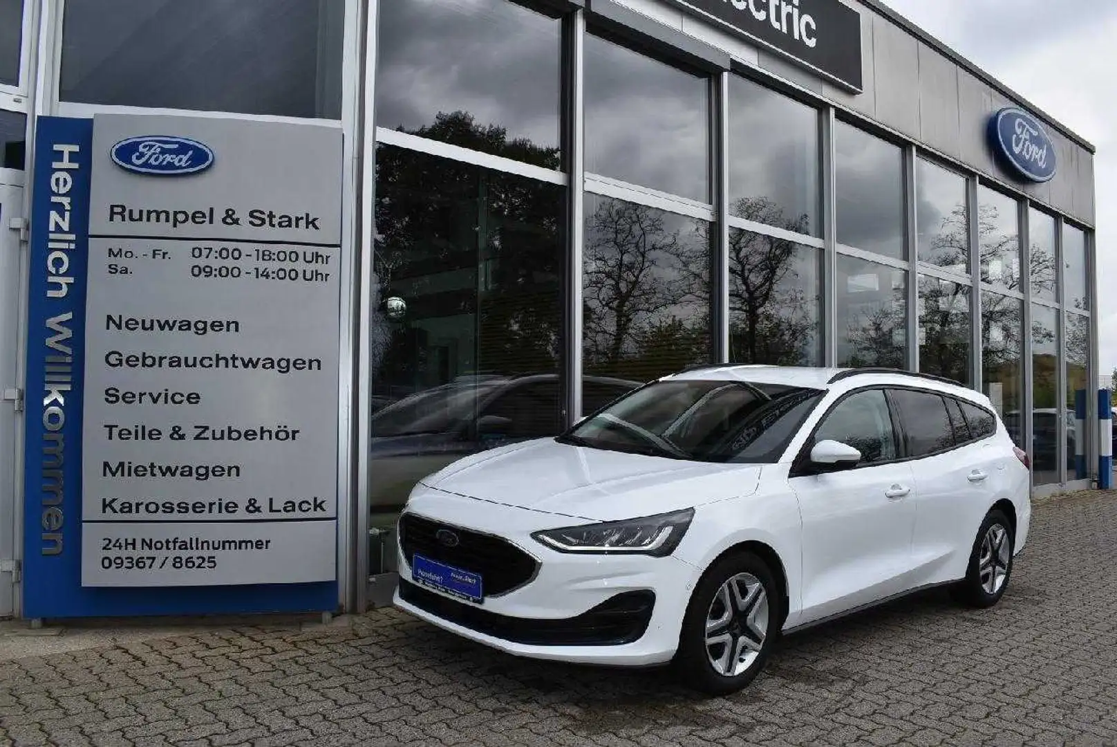 Ford Focus Cool & Connect Blanc - 1