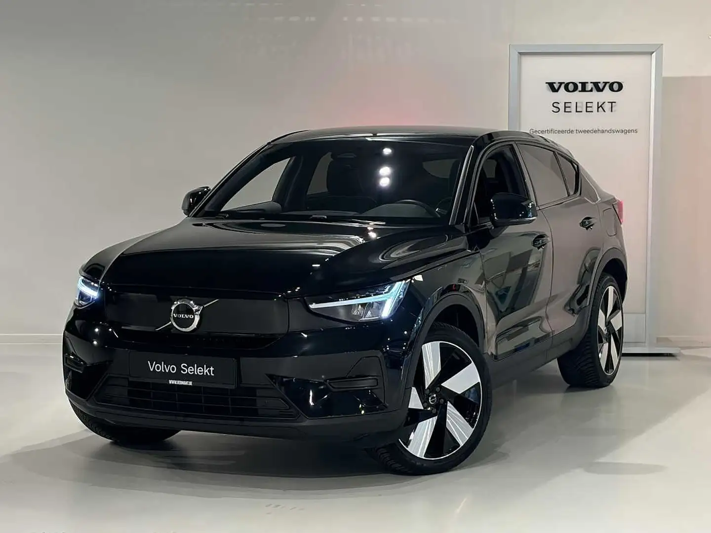 VOLVO C40