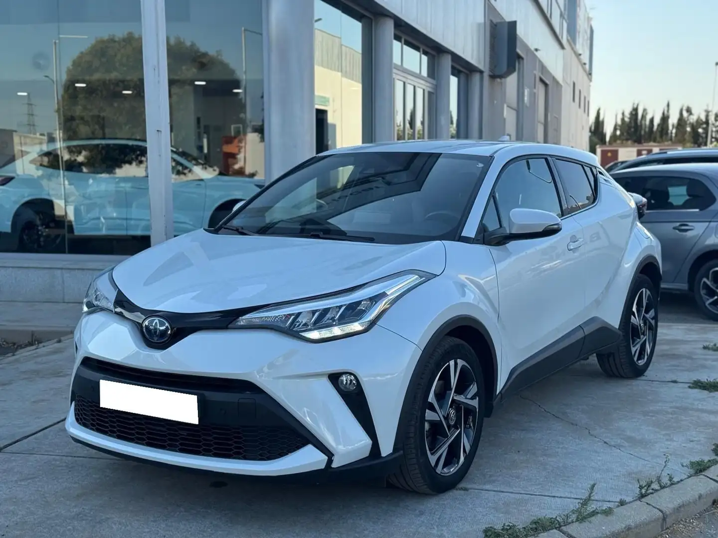 Toyota C-HR 125H Advance Blanco - 1
