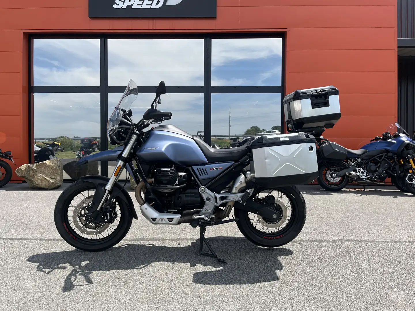 Moto Guzzi V 85 TT - 2