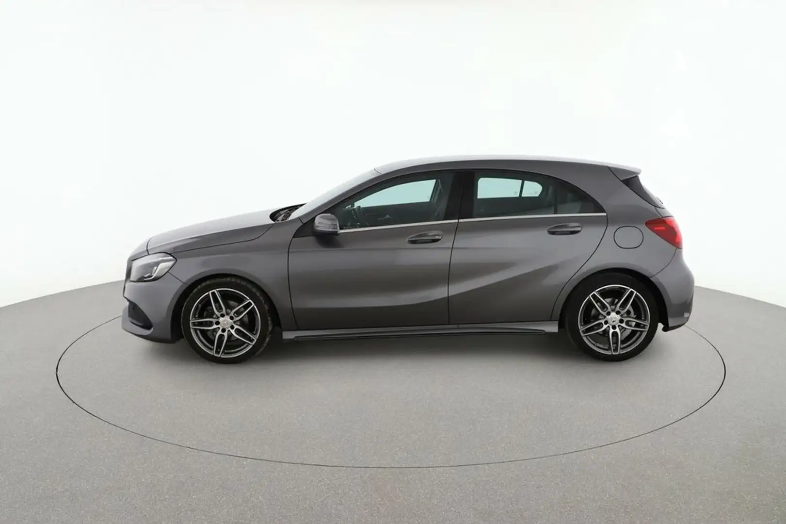 Mercedes-Benz A 200 200CDI BE AMG Sport Gris - 2