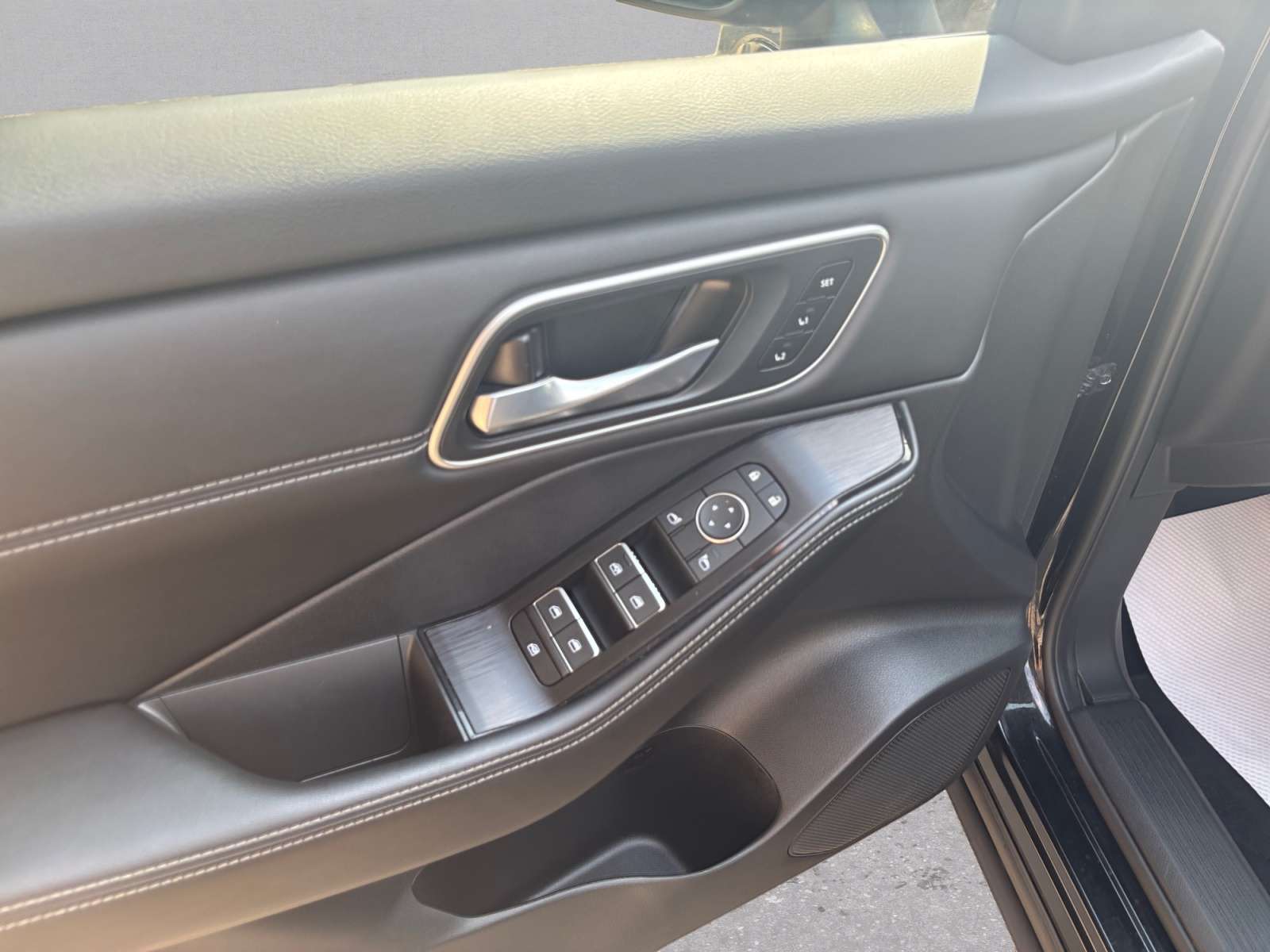 used 2024 Nissan Rogue car, priced at $32,748