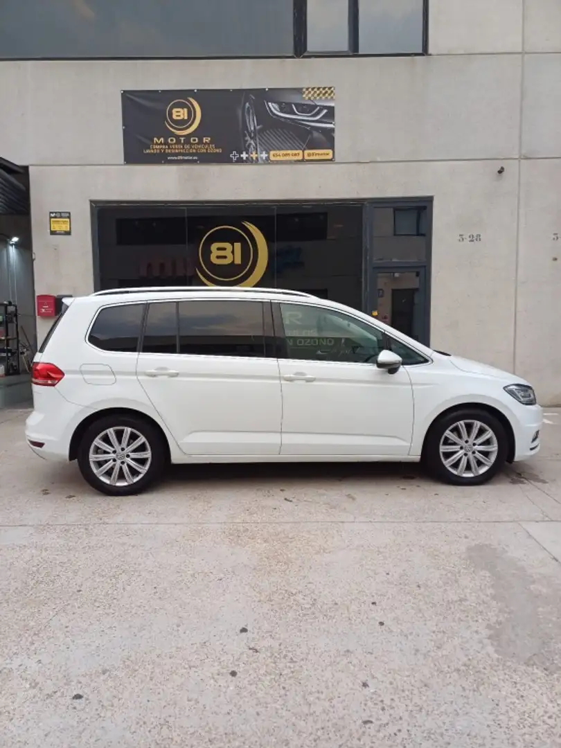 Volkswagen Touran 2.0TDI CR BMT Sport DSG 110kW Weiß - 2