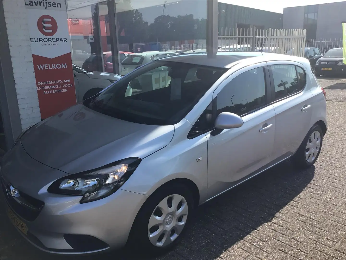 Opel Corsa 1.4 S&amp;S 90pk 5d Edition Grijs - 1