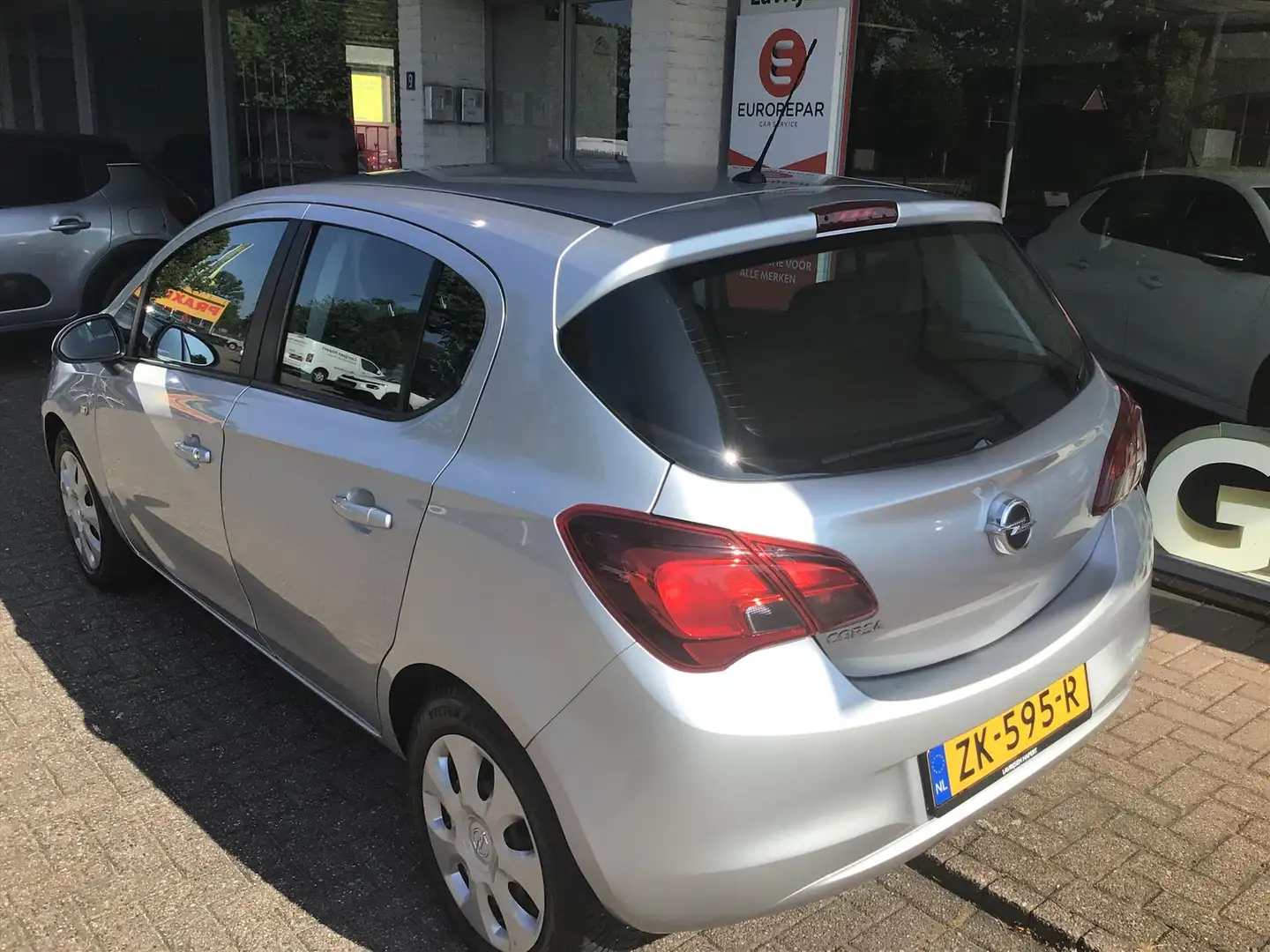 Opel Corsa 1.4 S&amp;S 90pk 5d Edition Grijs - 2