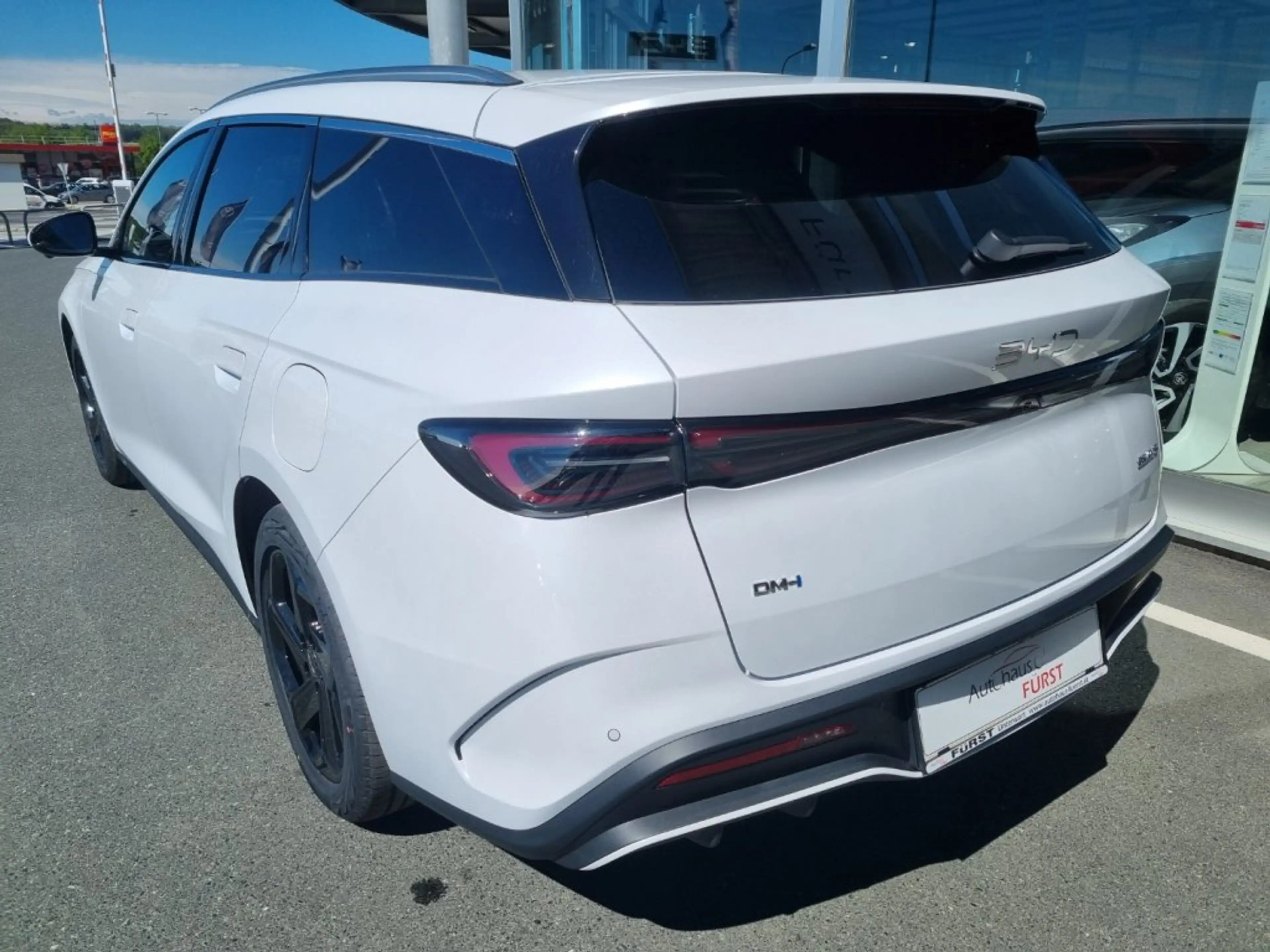 BYD Seal 6 DM-i Touring Comfort — photo 3