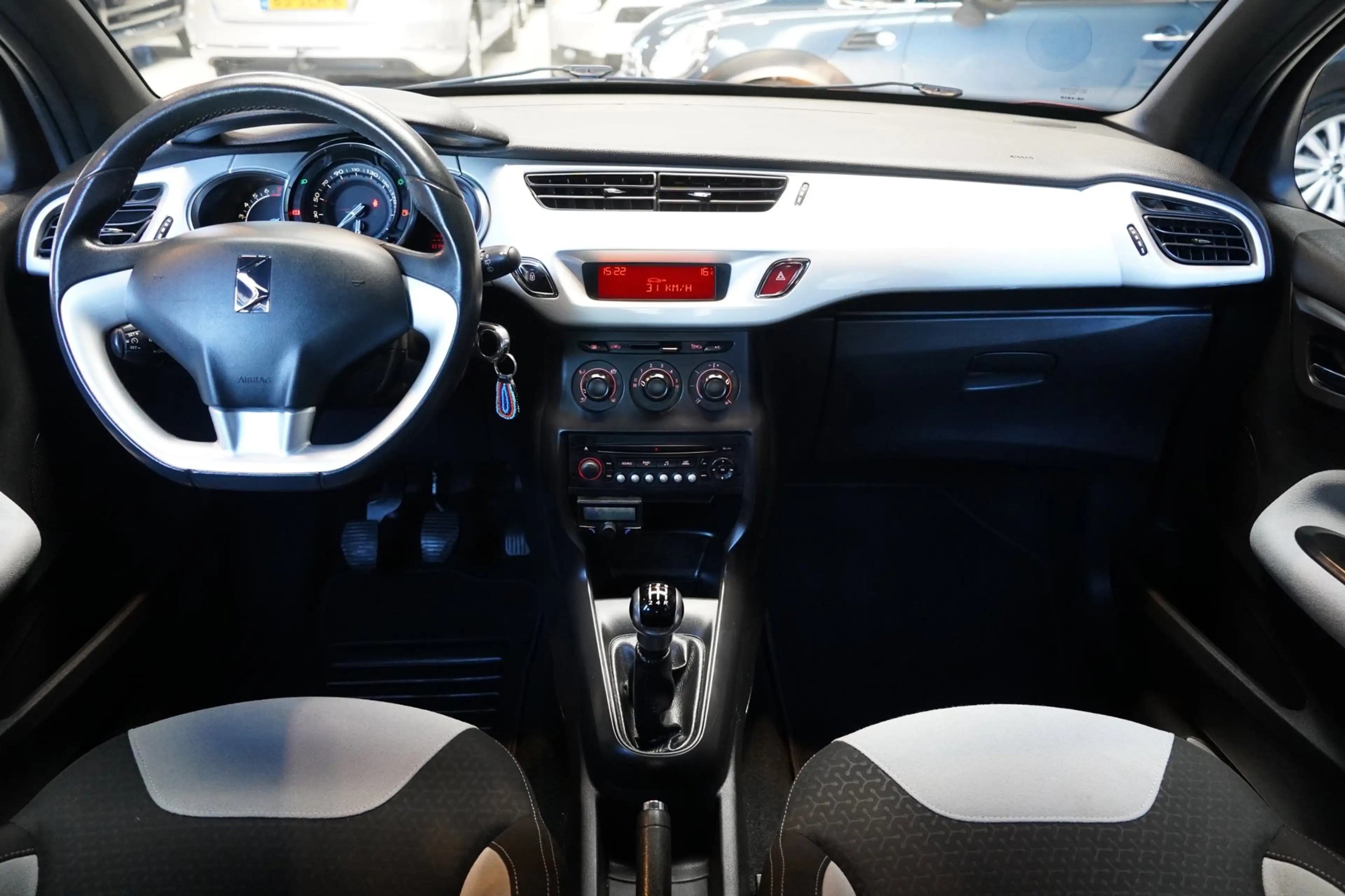 Citroen DS3 1.4 Chic | AIRCO | CRUISE | PDC | ELEK.RAMEN | APK — photo 2