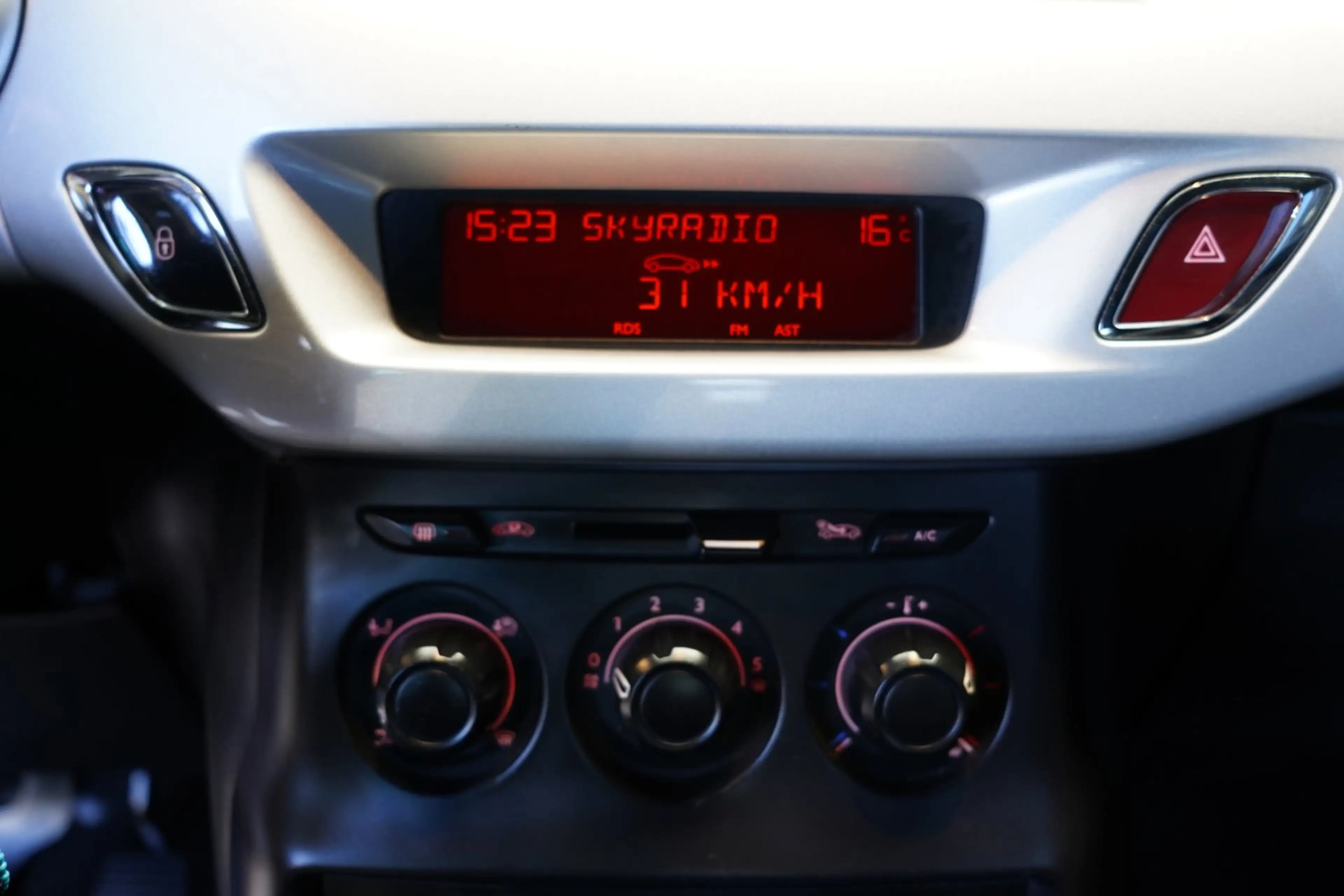 Citroen DS3 1.4 Chic | AIRCO | CRUISE | PDC | ELEK.RAMEN | APK — photo 22
