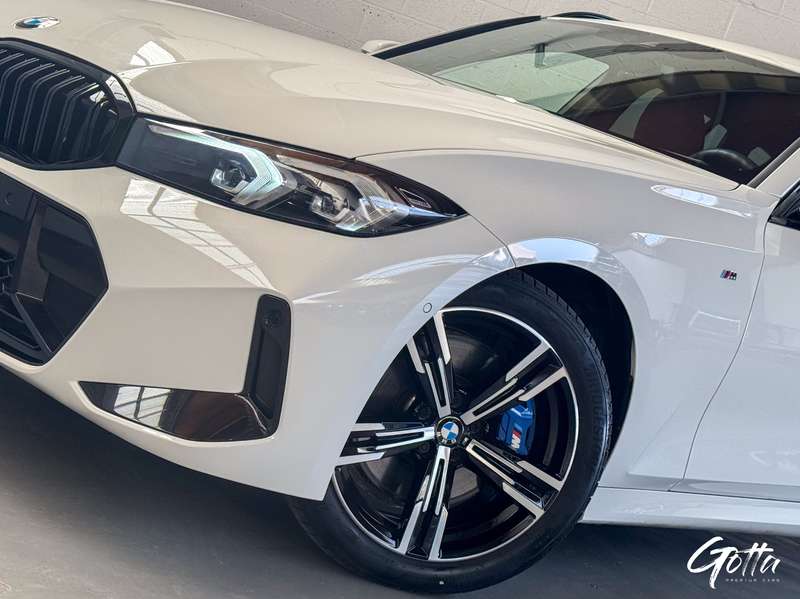 Photo du véhicule BMW 330