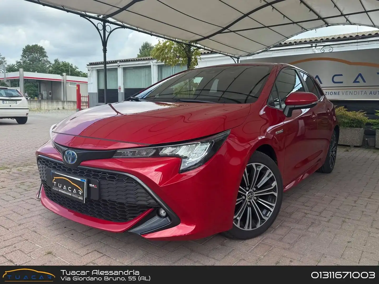 Toyota Corolla Business 2.0 VVT-i HEV crvena - 1