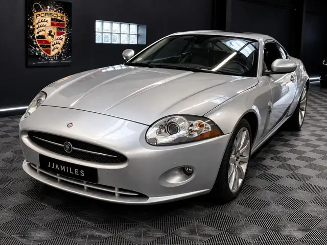 Jaguar XK Coupé 4.2i V8 - BVA  COUPE .