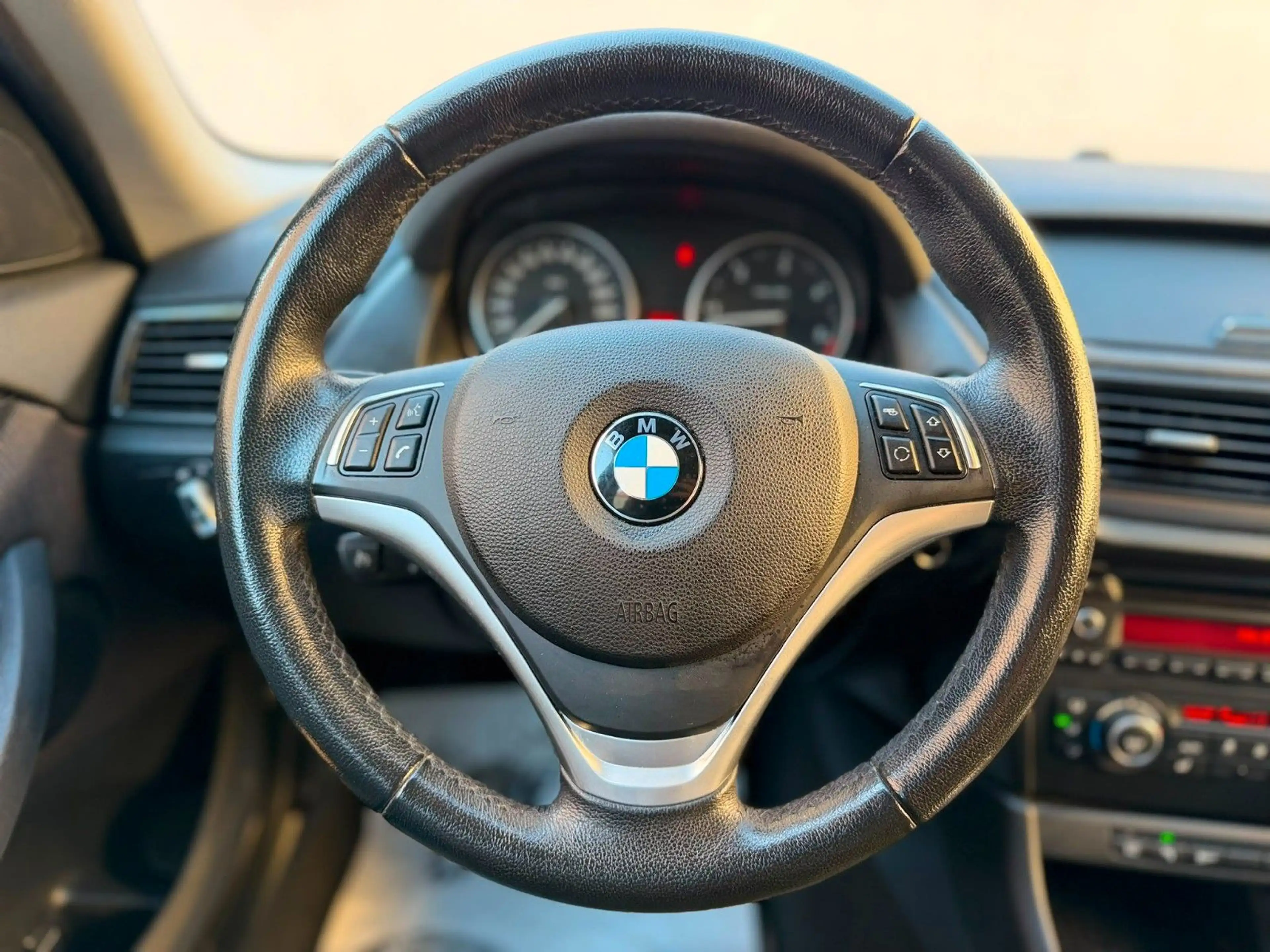 BMW X1 sDrive 20 d *Automatik *Einparkhilfe*TÜV Neue — photo 8
