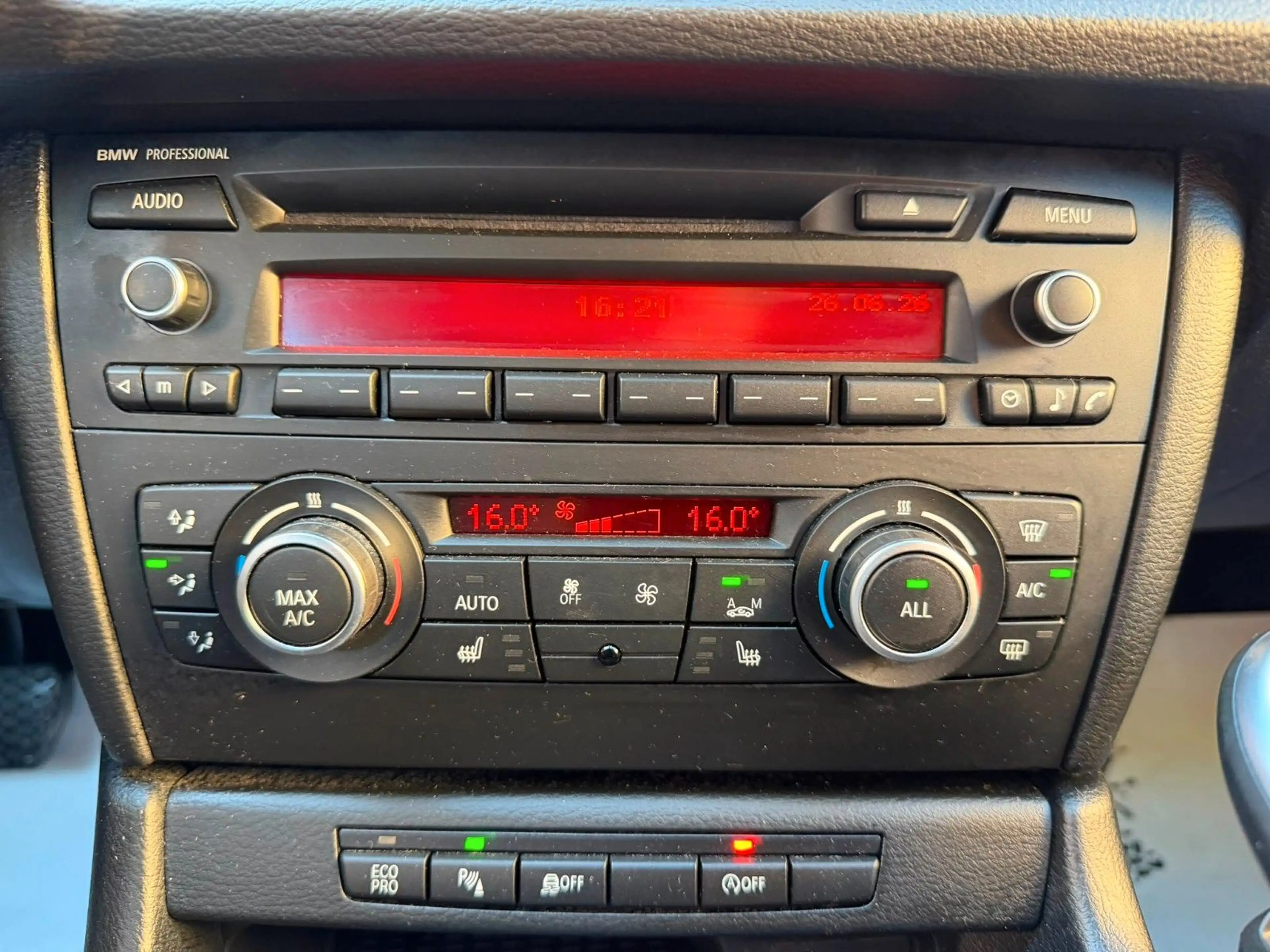BMW X1 sDrive 20 d *Automatik *Einparkhilfe*TÜV Neue — photo 13