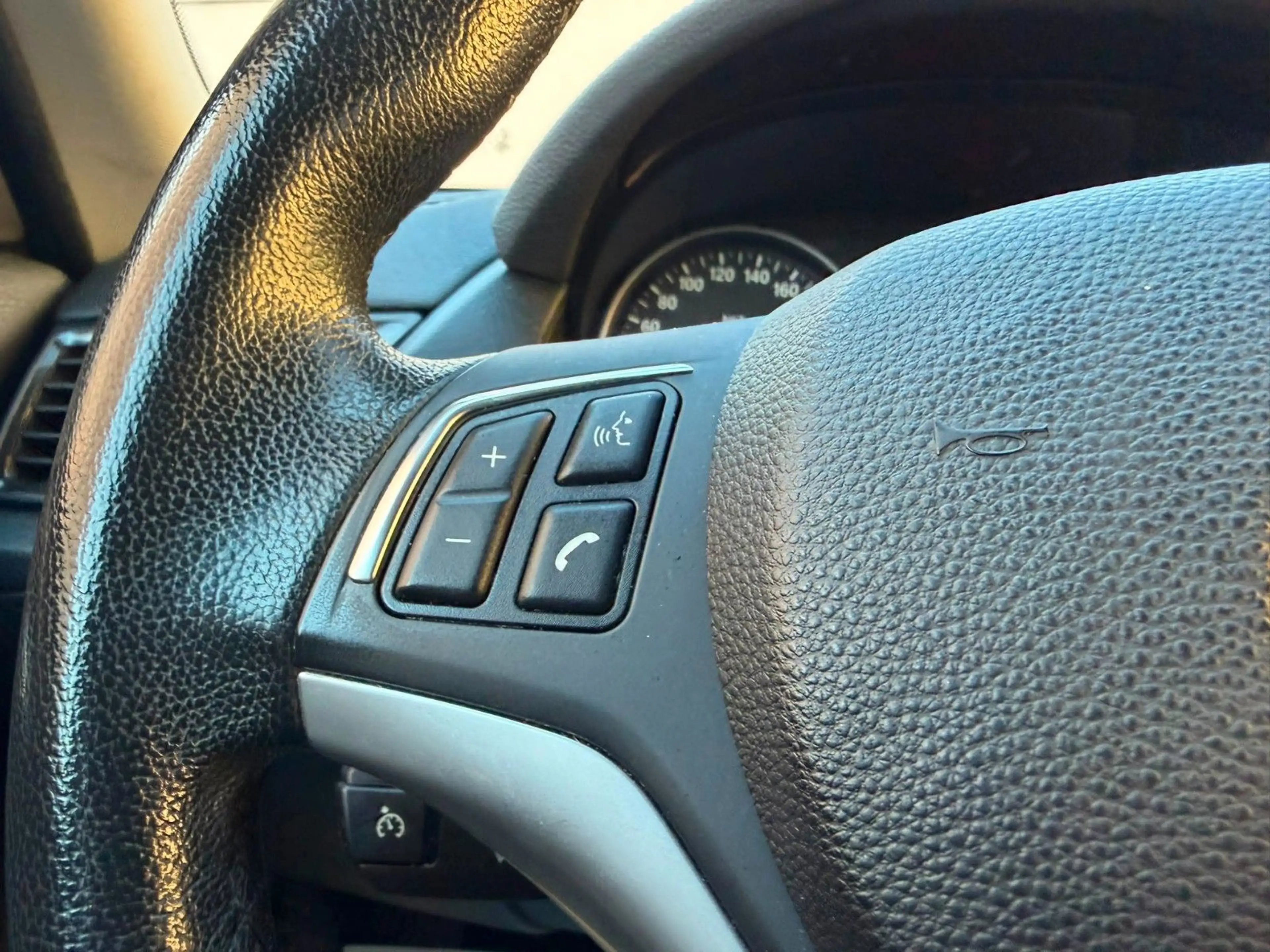 BMW X1 sDrive 20 d *Automatik *Einparkhilfe*TÜV Neue — photo 9