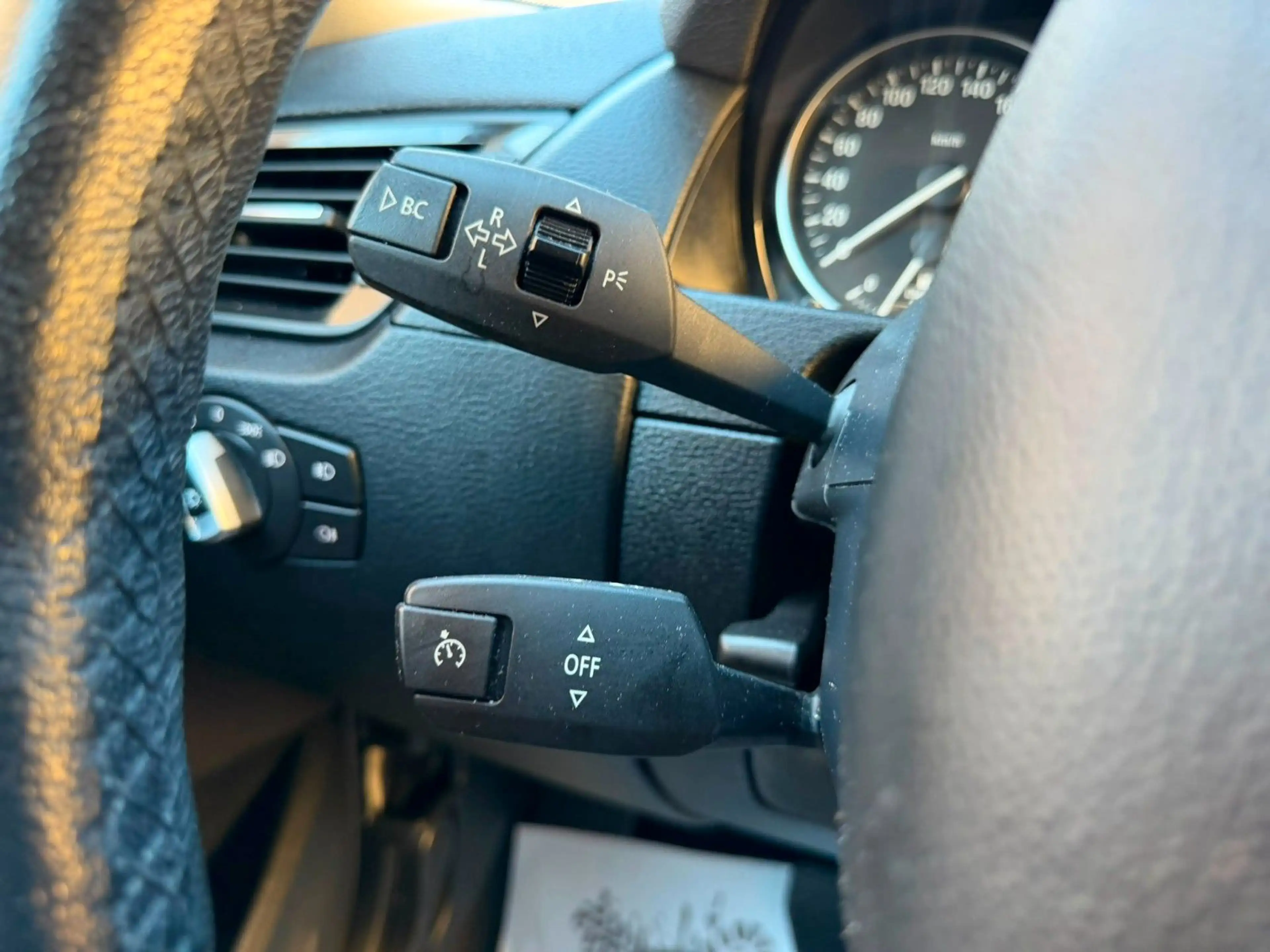 BMW X1 sDrive 20 d *Automatik *Einparkhilfe*TÜV Neue — photo 11