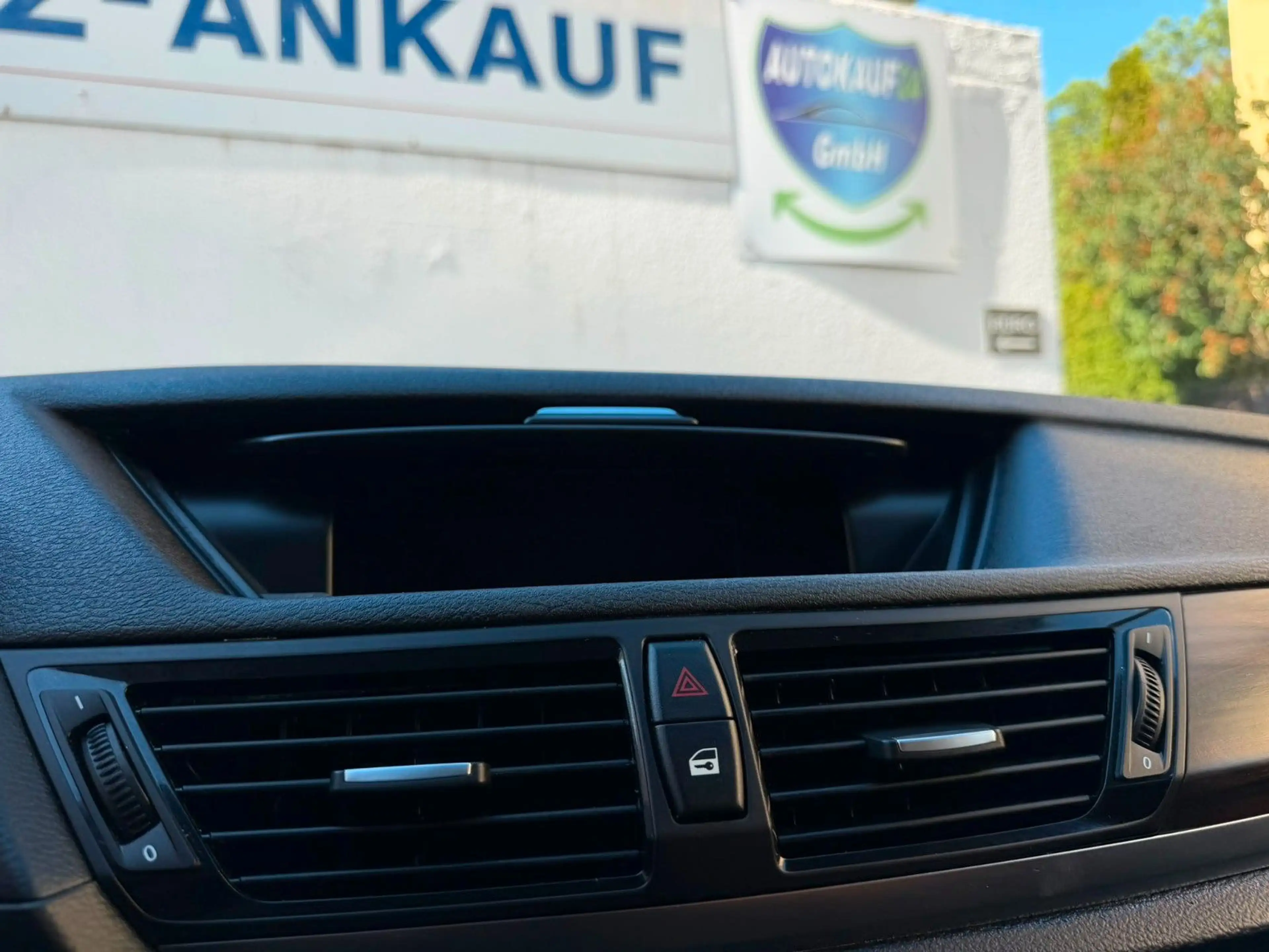 BMW X1 sDrive 20 d *Automatik *Einparkhilfe*TÜV Neue — photo 12