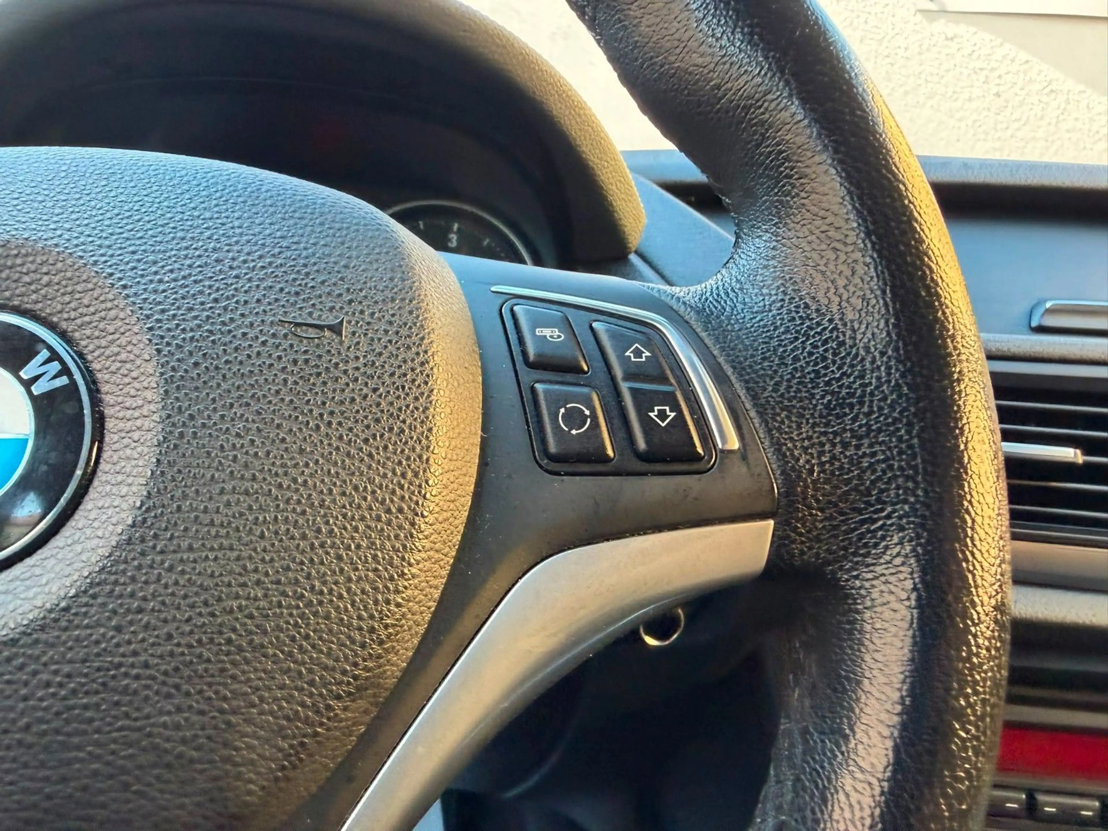 BMW X1 sDrive 20 d *Automatik *Einparkhilfe*TÜV Neue — photo 10