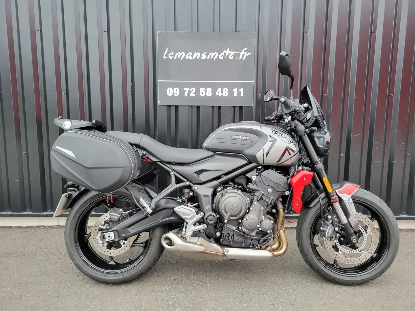 Triumph Trident 660 - 1