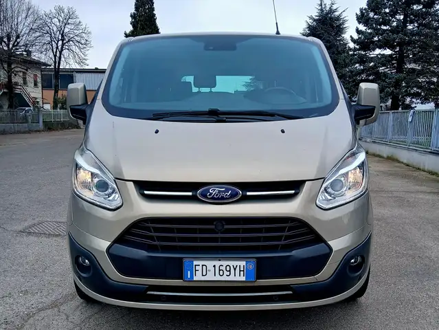 Ford Tourneo Custom
