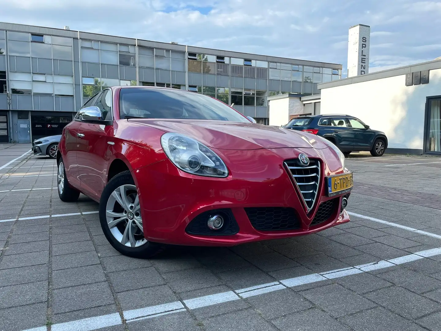 Alfa Romeo Giulietta 1.4 T Distinctive Rosso Competizione Rood - 1