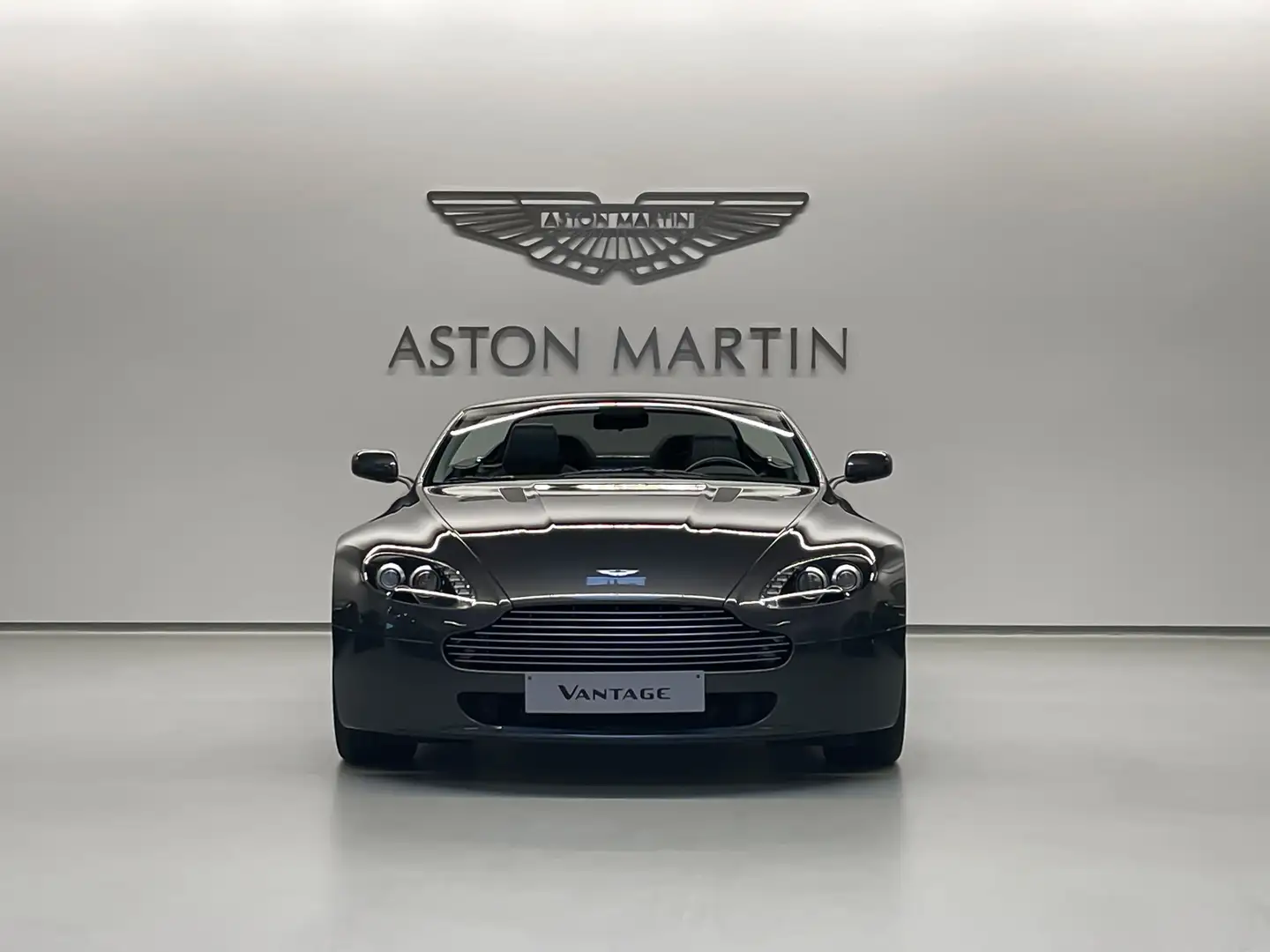 Aston Martin Vantage Vantage V8 Roadster || Aston Martin Brussels Silber - 2