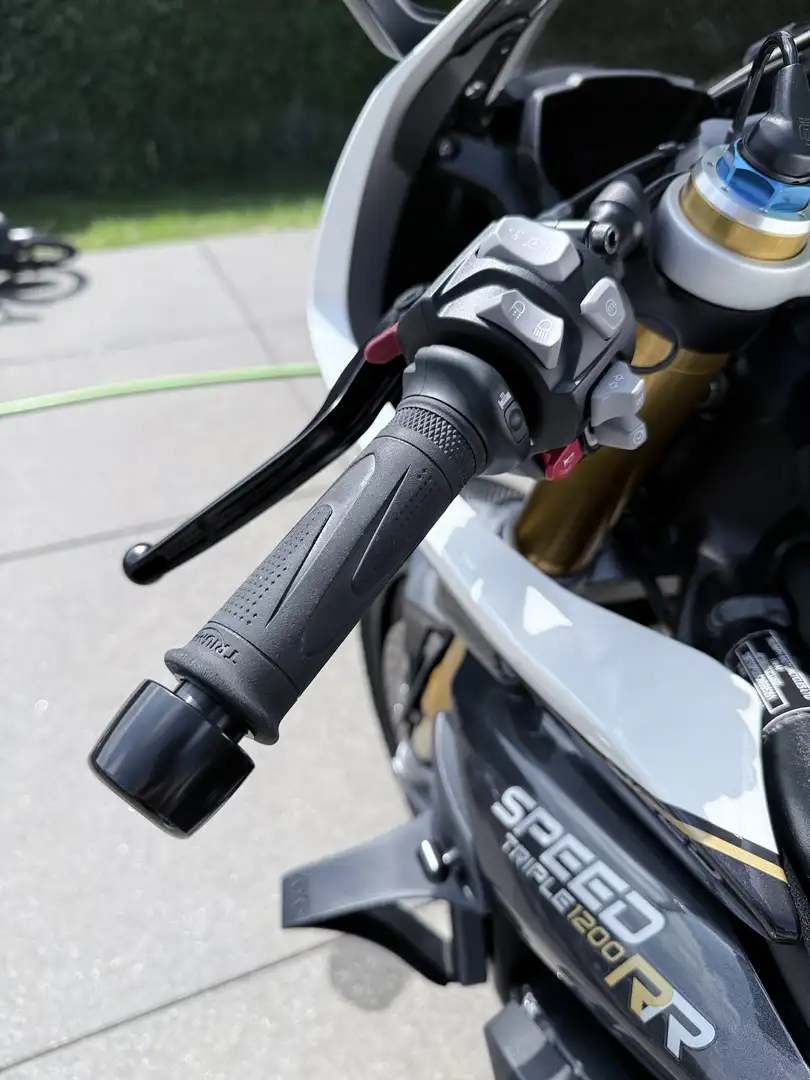 Triumph Speed Triple 1200 RR Білий - 2