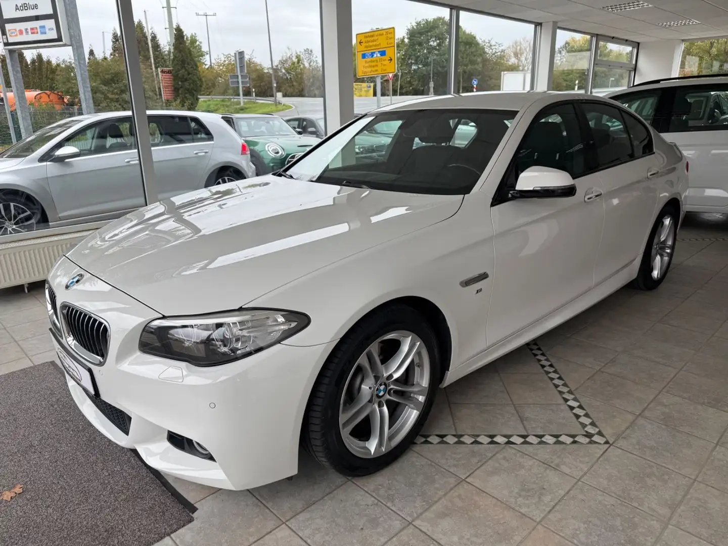 BMW 520 d Limousine M SPORT ALPINWEISS TOP Blanc - 1