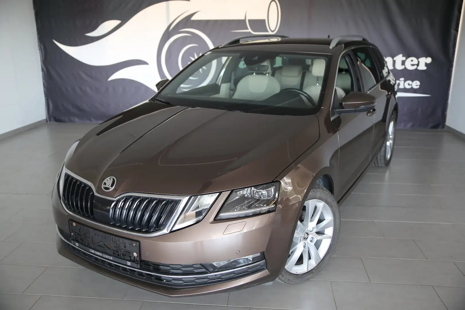 Skoda Octavia Combi 2,0 TDI Style Limited DSG Braun - 2
