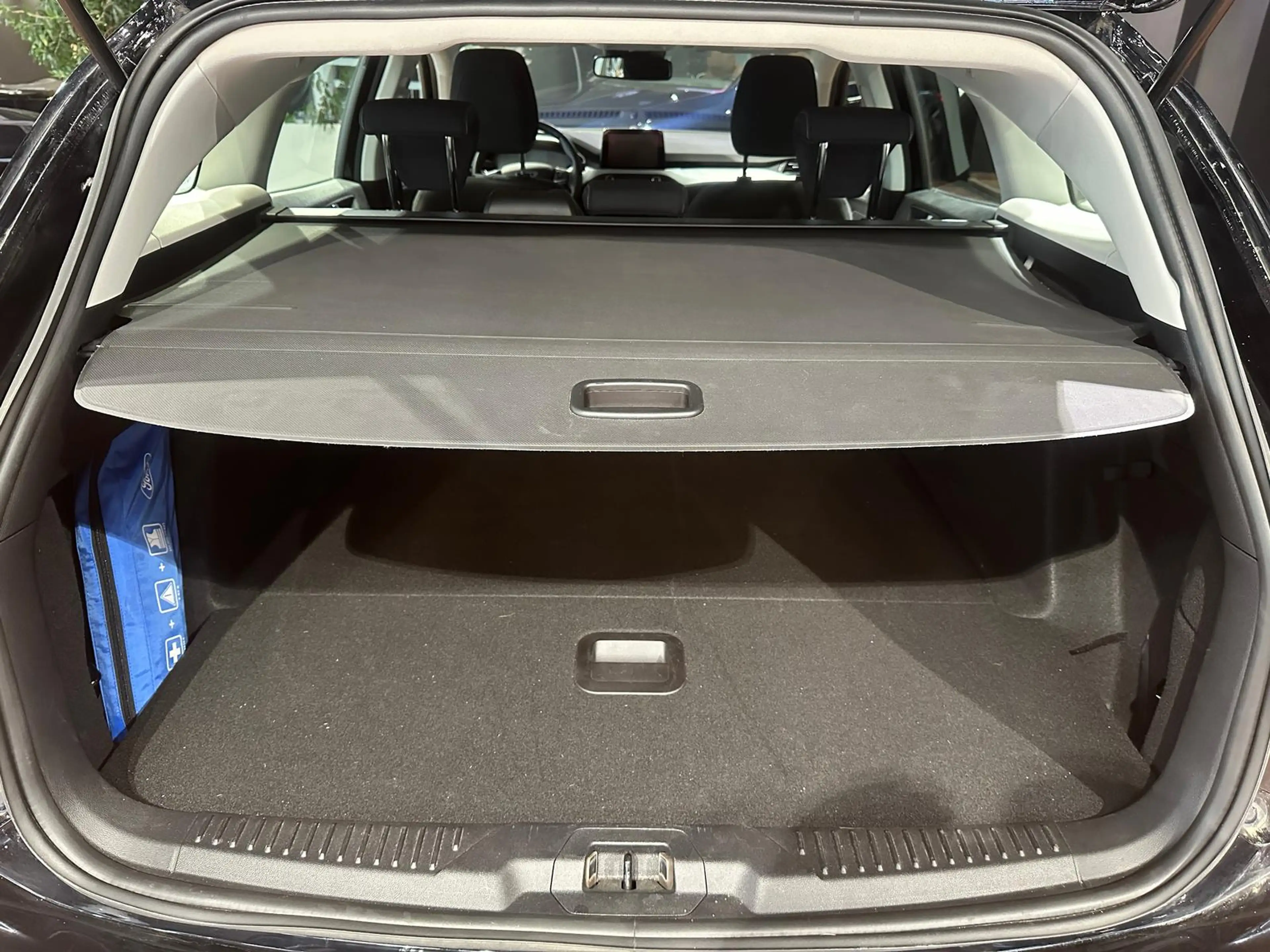 Ford Focus TURNIER 1.5 EB AT C&C NAVI KEYLESS SHZ — photo 6