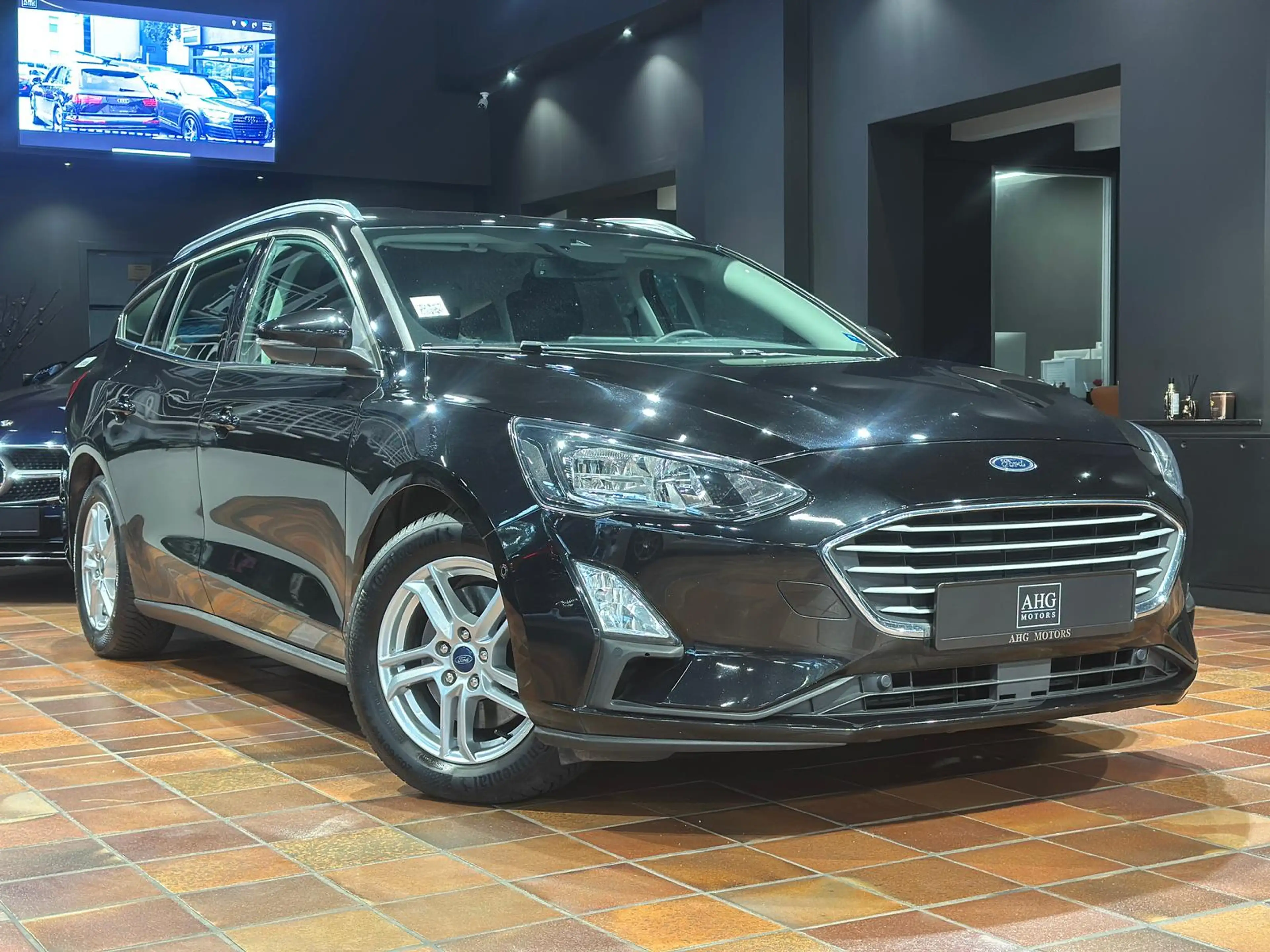 Ford Focus TURNIER 1.5 EB AT C&C NAVI KEYLESS SHZ — photo 10