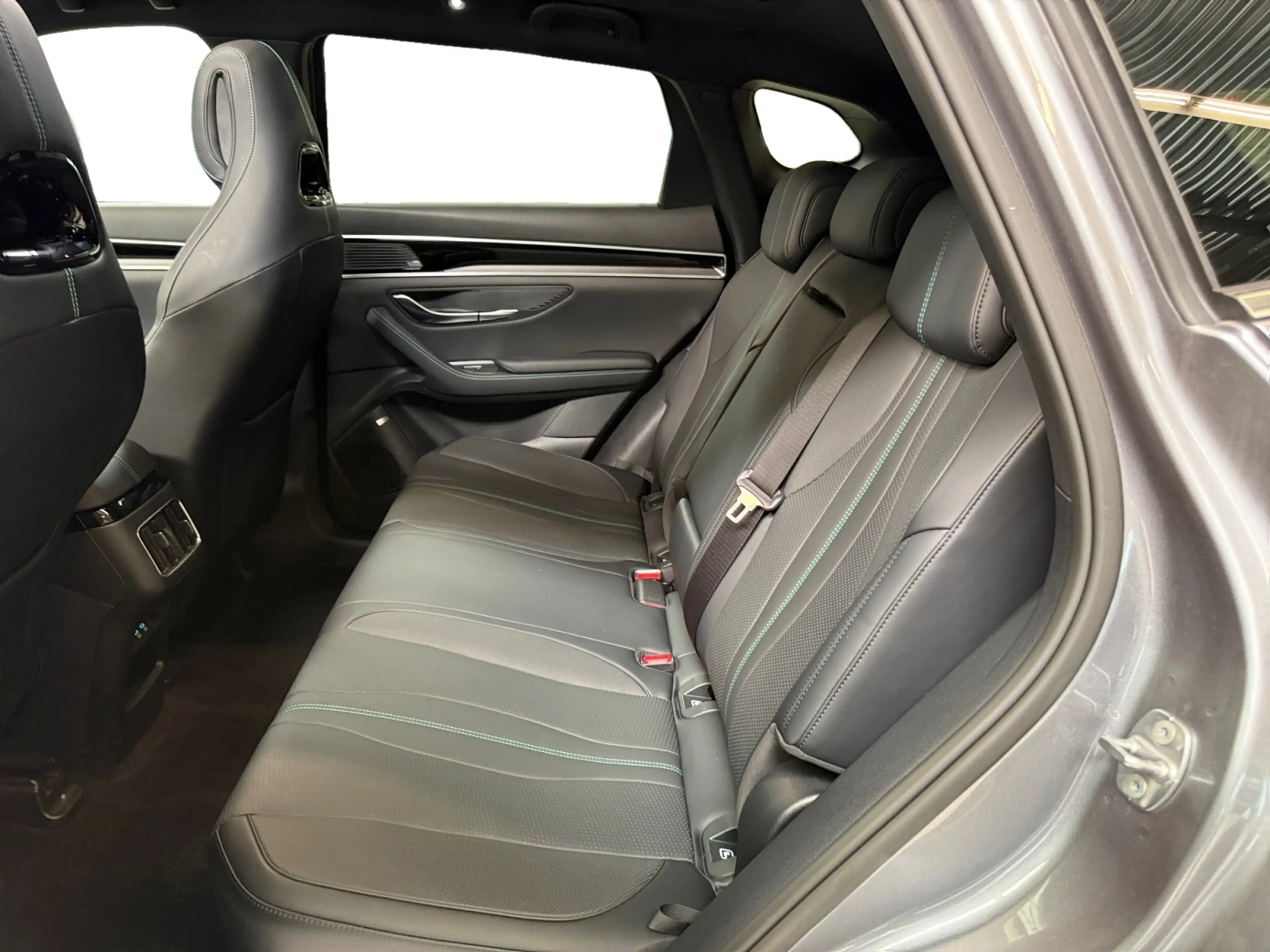 BYD Seal U 1.5 DM-i FWD Boost I PHEV I Panoramadak I 360 Came — photo 13
