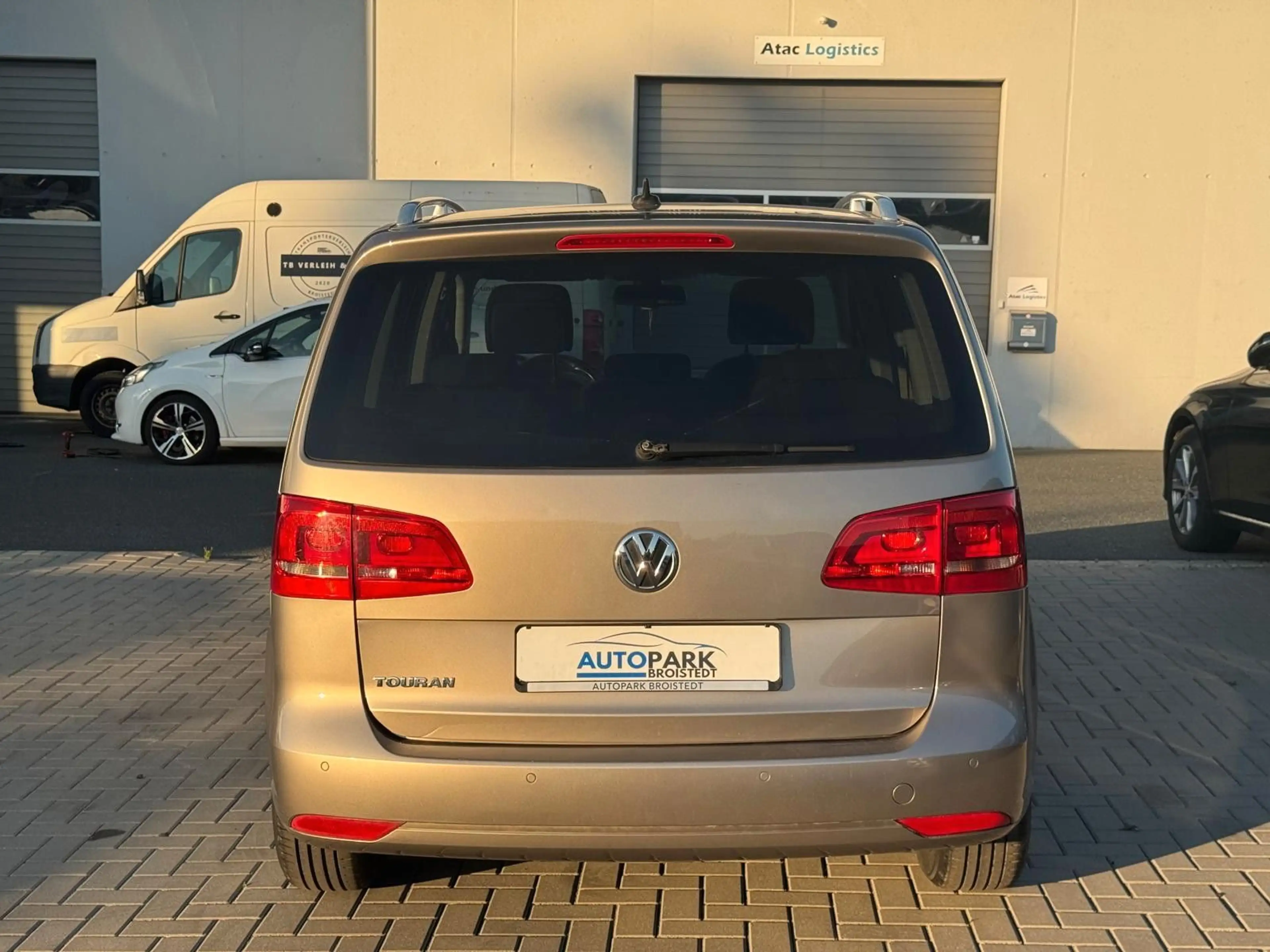 Volkswagen Touran Life SHZ/KLIMA/TEMPO/NAVI — photo 5